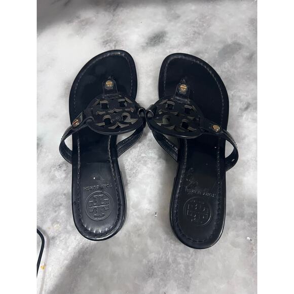 Tory Burch Miller Sandals Black Patent Leather Logo Thong Flip Flops 8.5M - Picture 1 of 8